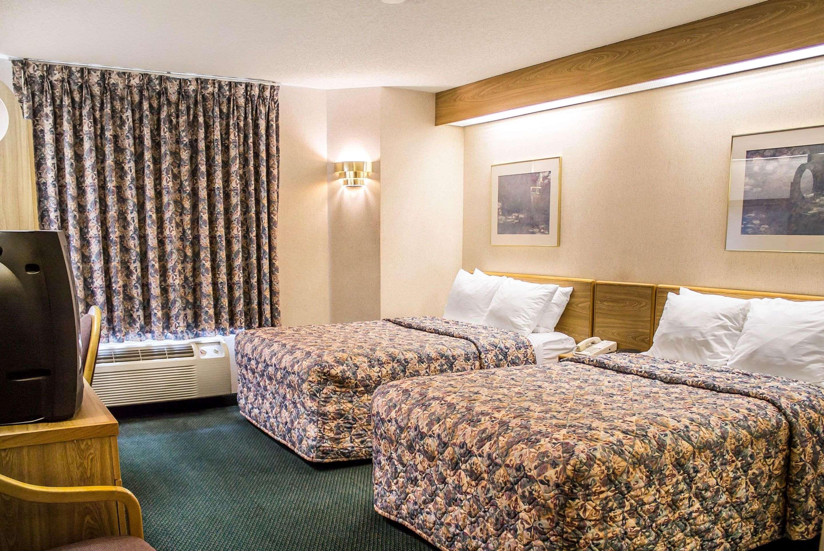 Rodeway Inn Abbotsford Exterior photo
