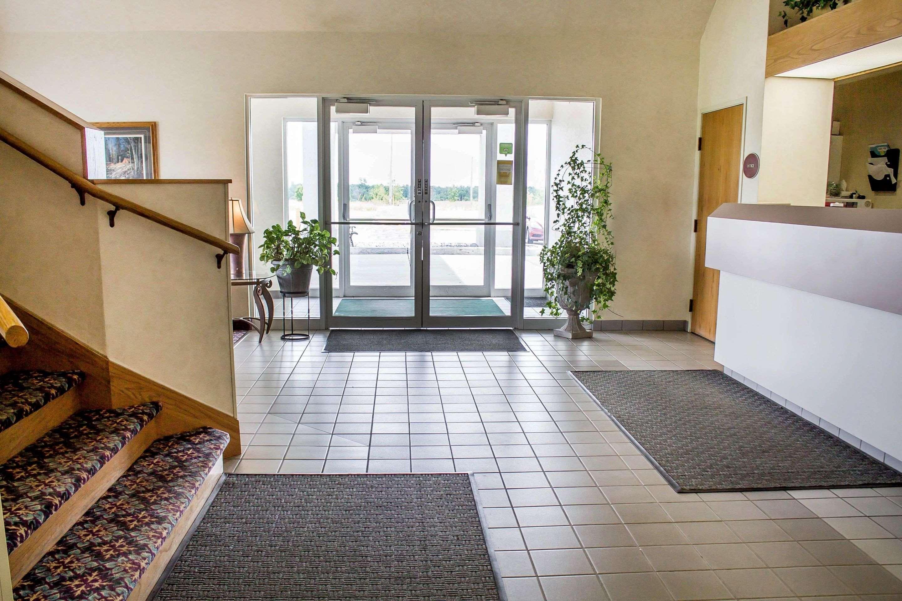 Rodeway Inn Abbotsford Exterior photo