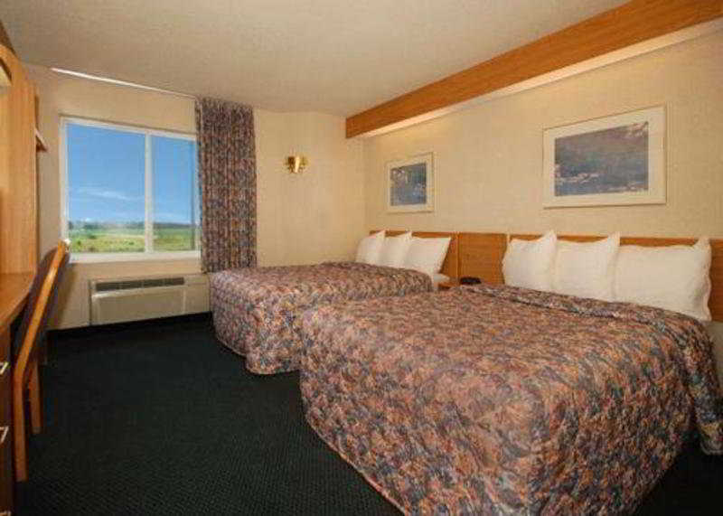 Rodeway Inn Abbotsford Exterior photo